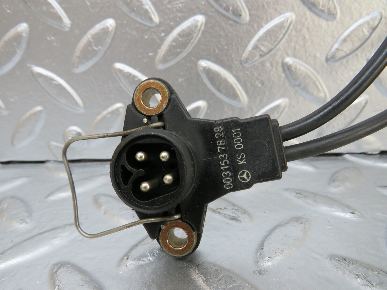 25779 Mercedes-Benz W124 280E Knock Sensor 0031537828