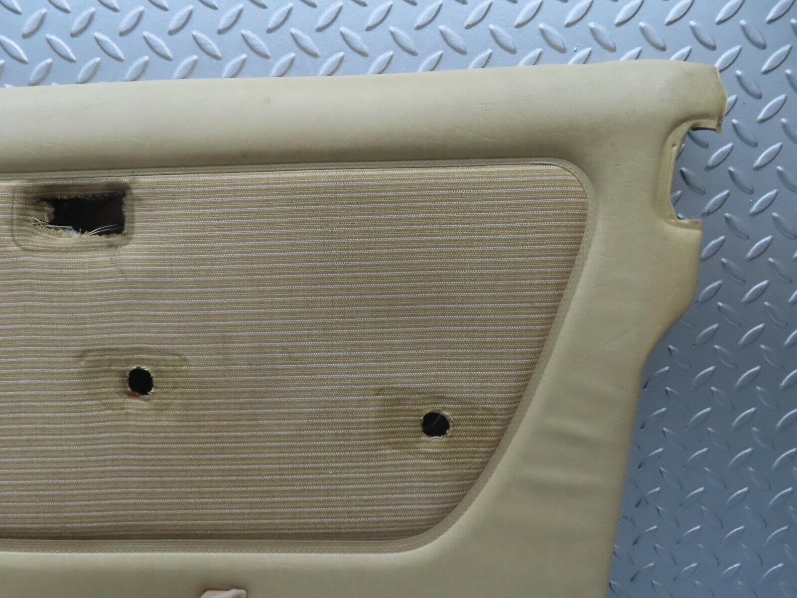 13508 Mercedes-Benz W123 200 Front Right Door Card Cream
