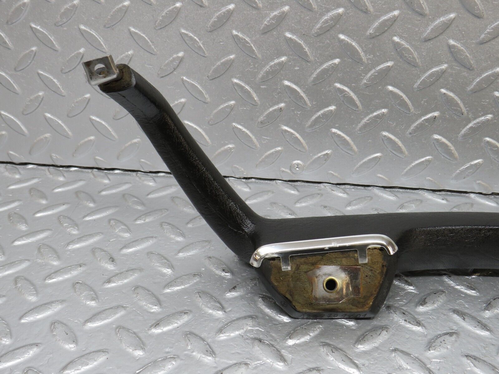 40555 Mercedes-Benz W123 300D Front Left Interior Door Handle Black 1239701701