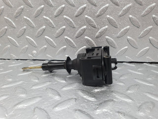 41512 Mercedes-Benz W124 200E Rear Door Lock Vacuum Actuator 0008007975