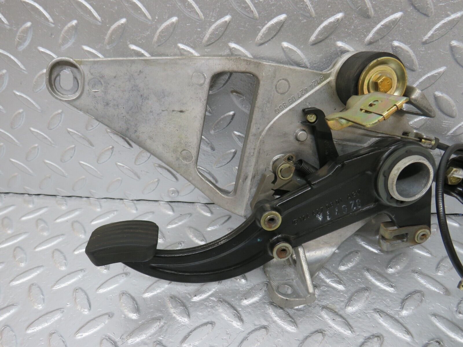 34097 Mercedes-Benz W124 260E Parking Brake Pedal 1244270801 1244270536