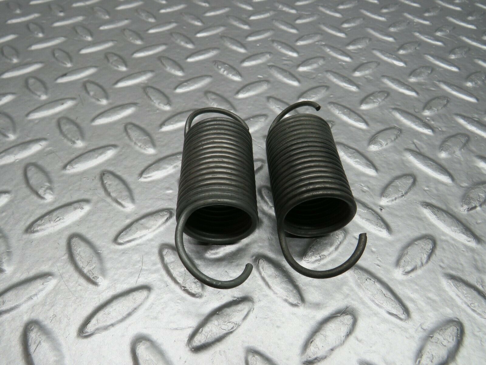 22305 Mercedes-Benz S123 280TE Wagon Front Seat Adjustment Spring Pair