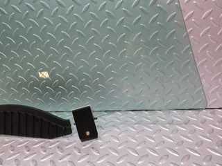 35168 Mercedes-Benz W221 Front Left Door Window Glass