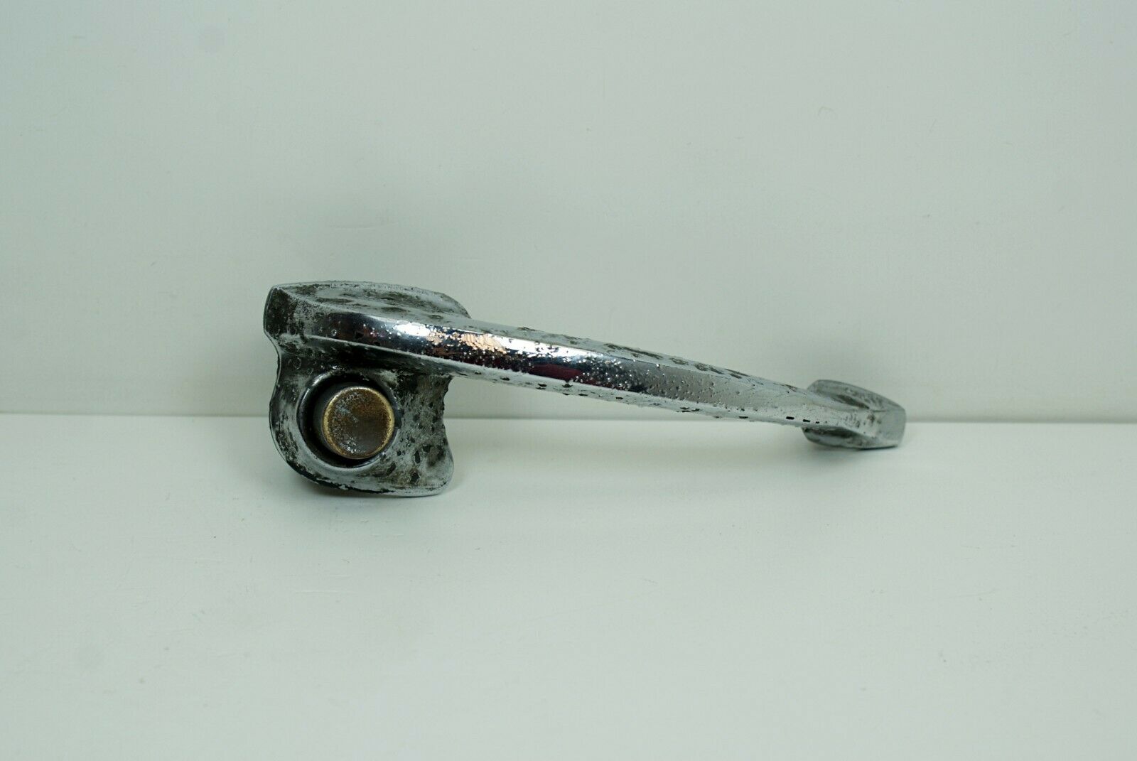 2068 Mercedes-Benz W105 219 PONTON Rear Right Door Handle