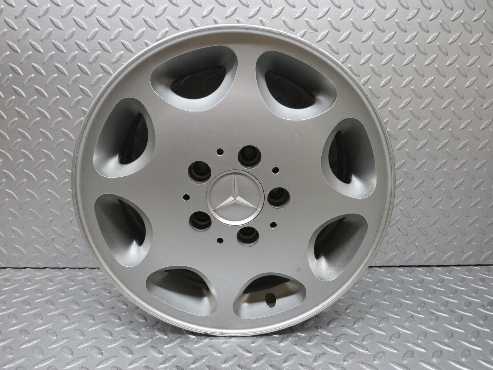 38187 Mercedes-Benz A124 Alloy Wheel 7Jx15H2 ET41 1244011302