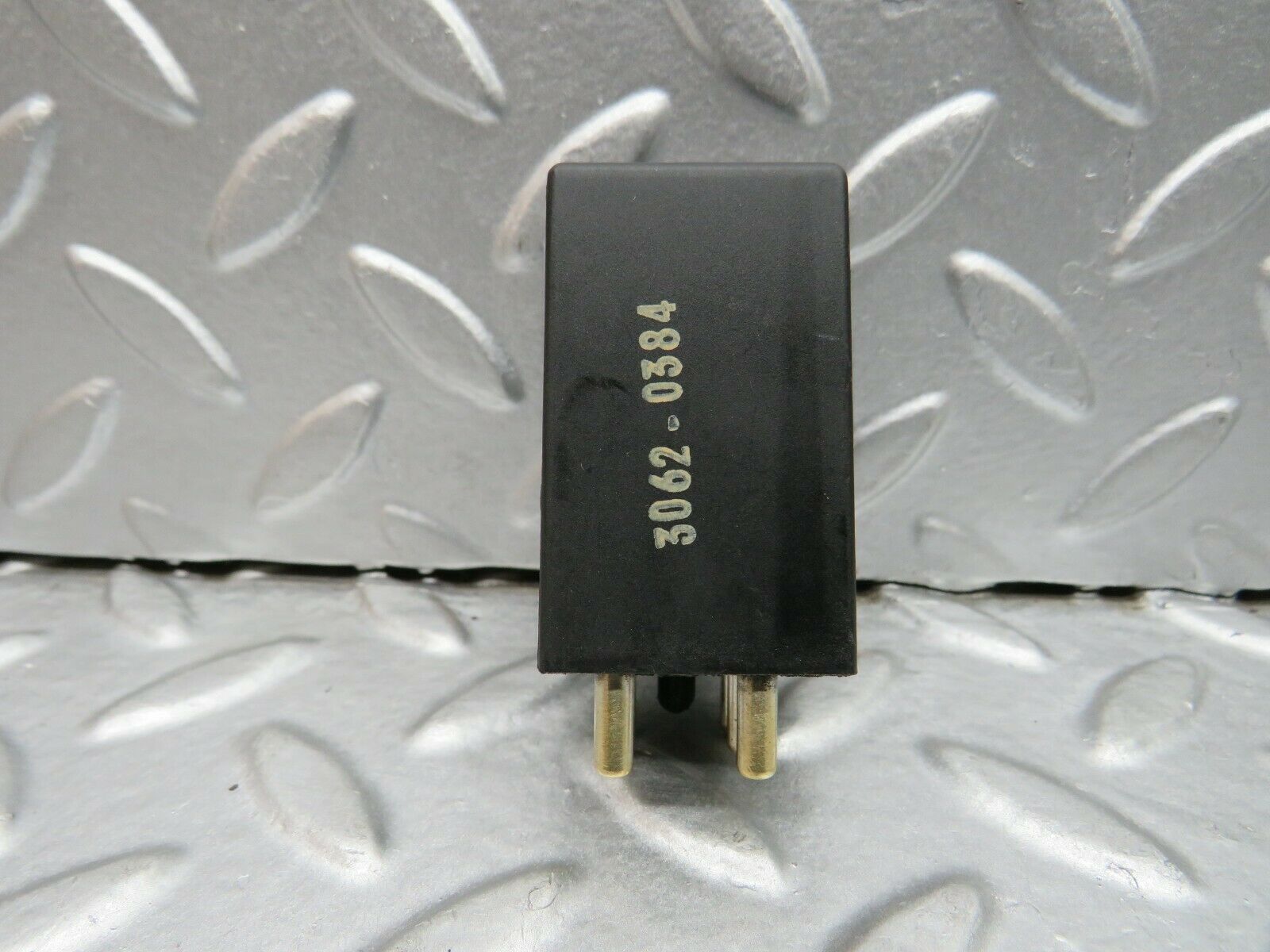 22249 Mercedes-Benz S123 280TE Wagon Intermittent Wiper Relay 0008210863