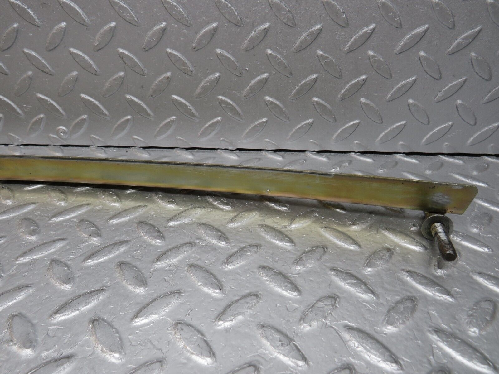 37016 Mercedes-Benz C126 420SEC Coupe Right Door Window Channel