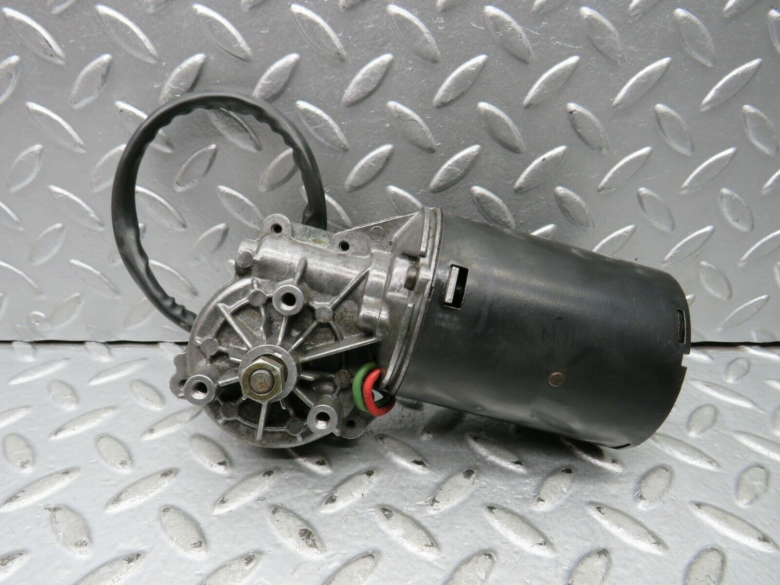 22148 Mercedes-Benz S123 280TE Wagon Wiper Motor Bosch 0390341077