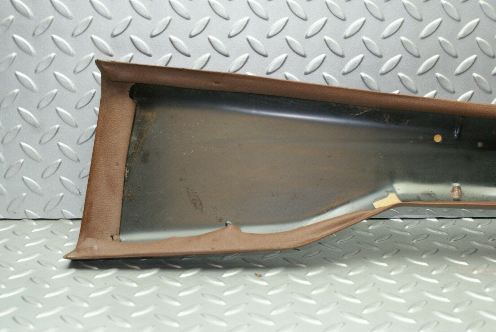 2698 Mercedes-Benz W116 350SE B Pillar Cover Left Side Brown