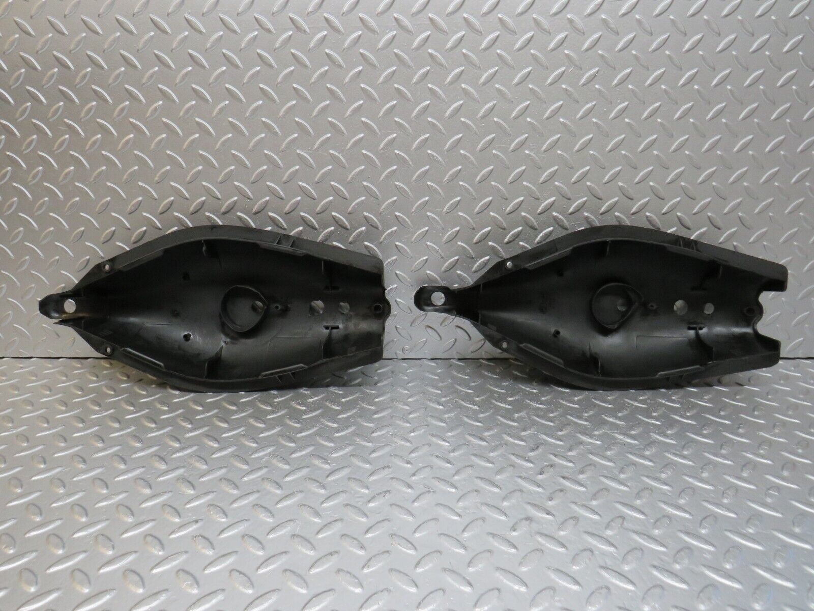 33574 Mercedes-Benz W201 190E 2.0L Rear Control Arm Cover Pair 1243520088