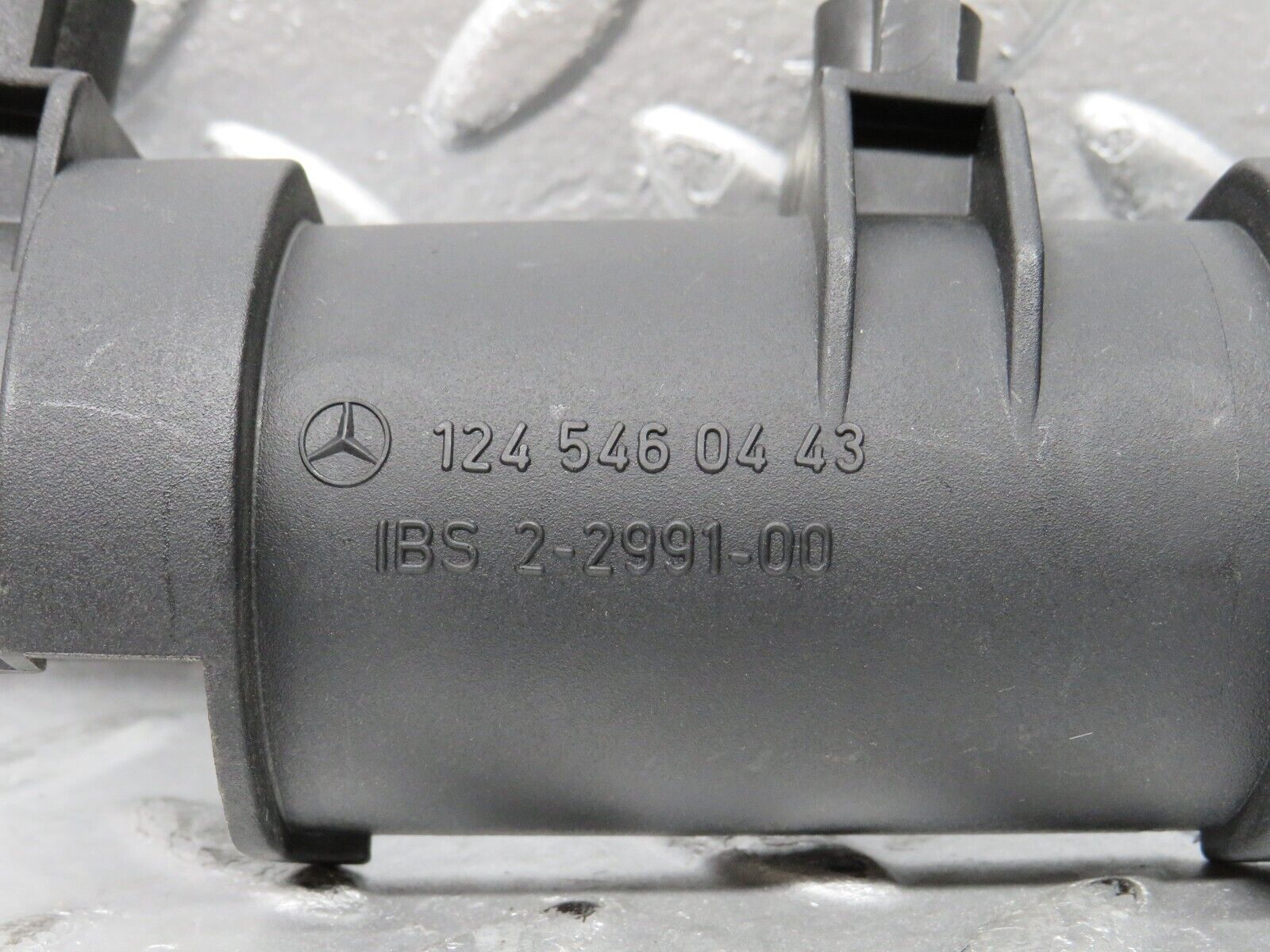 30321 Mercedes-Benz W124 230E Steering Column Cable Bracket 1245460443