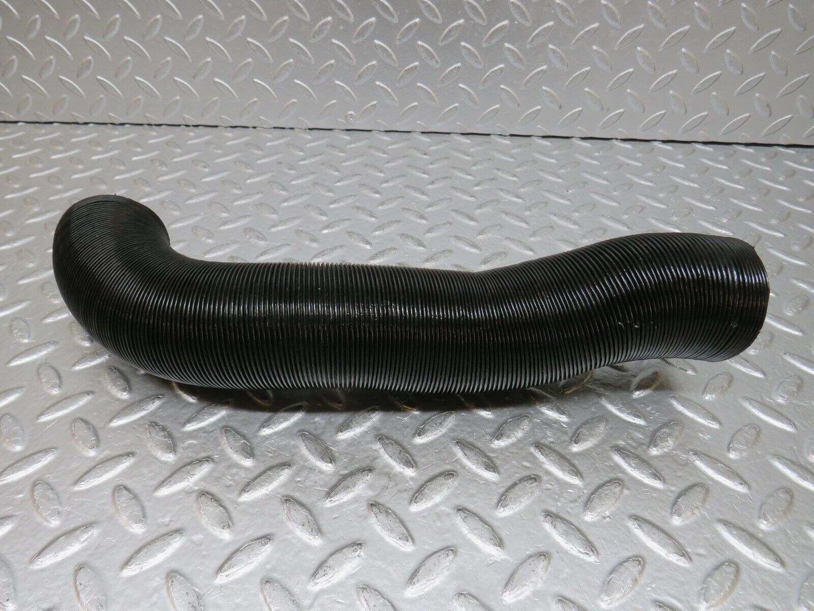 0867 Mercedes-Benz C107 350SLC Coupe Dash Air Vent Pipe Left Side