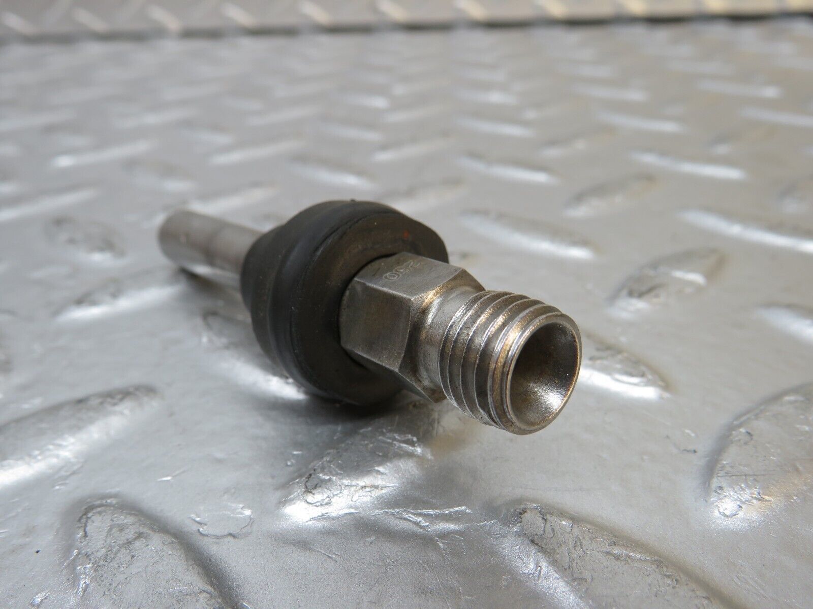 29926 Mercedes-Benz W123 230E Fuel Injector Bosch 0437502010