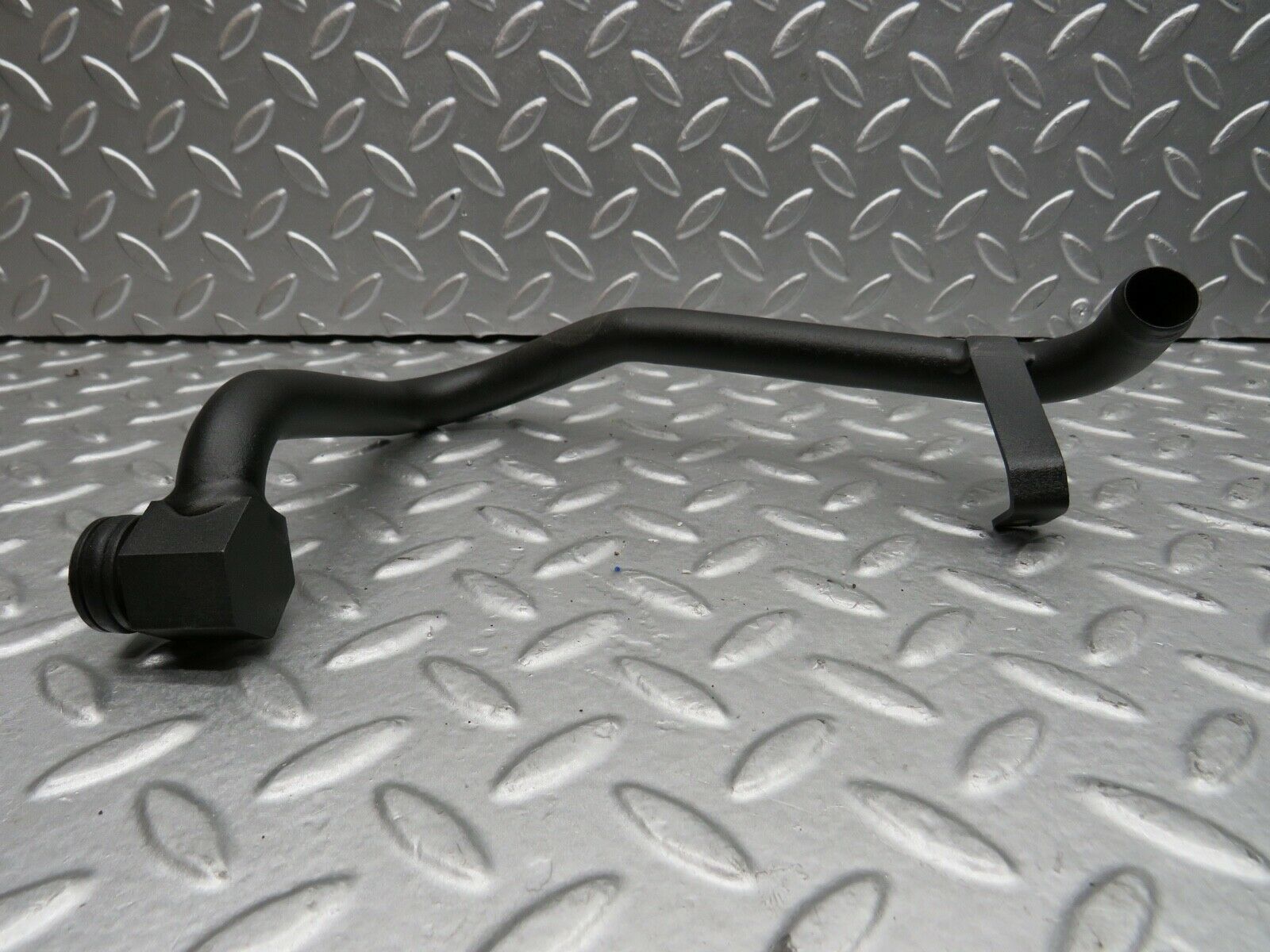21912 Mercedes-Benz W126 300SE Coolant Hose Pipe