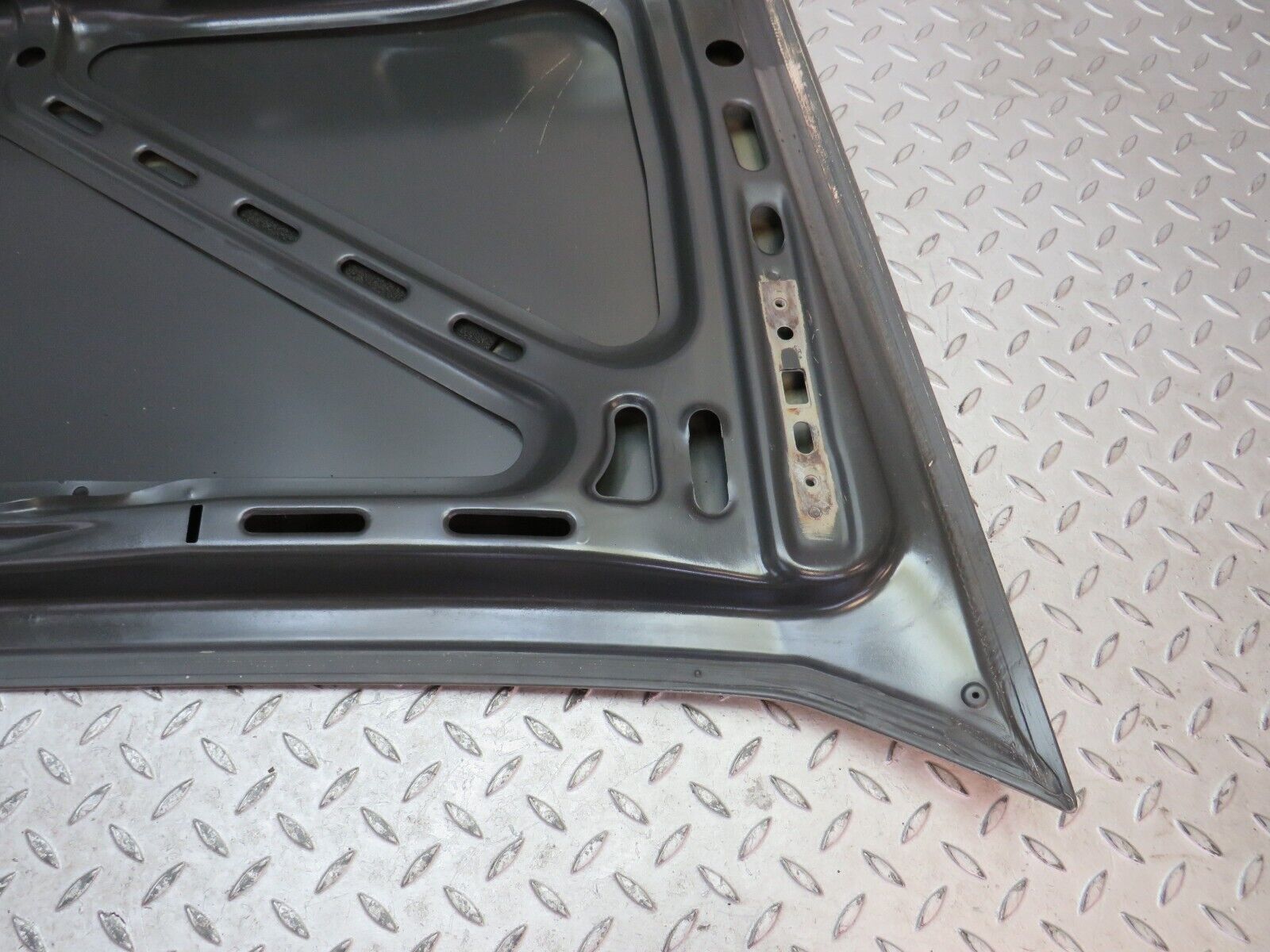 36762 Mercedes-Benz W201 190E 2.0L Boot Lid Trunk Door