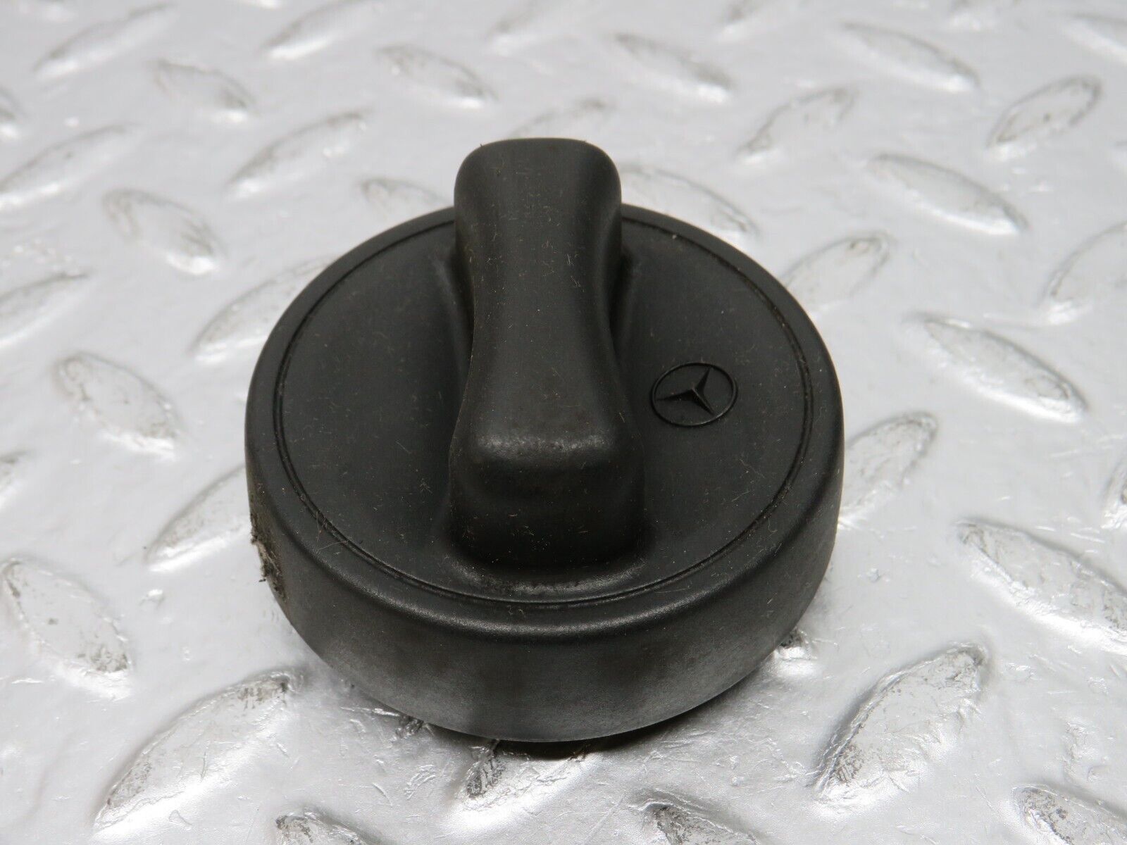 32610 Mercedes-Benz S124 300TE Wagon Fuel Tank Cap 1404700005