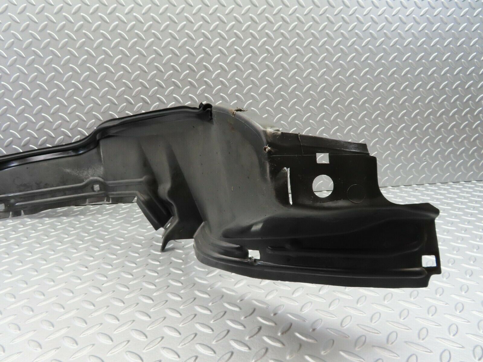 6988 Mercedes-Benz S124 E220 Wagon Inner Mudguard Panelling Front Left