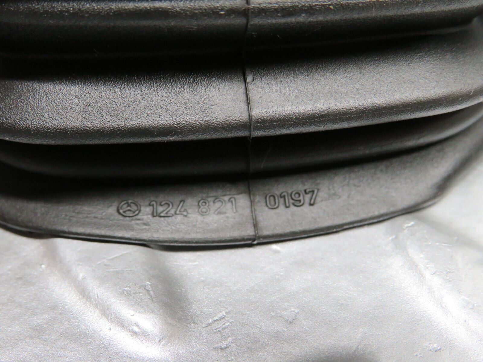 29464 Mercedes-Benz W124 230E Front Door Wire Protector Rubber 1248210197