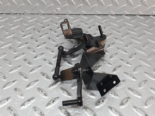 41240 Mercedes-Benz W126 300SE Throttle Linkage