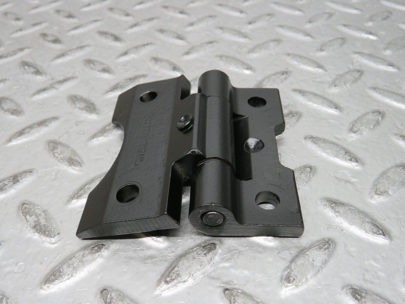 28852 Mercedes-Benz W123 230E Door Hinge  1237200037