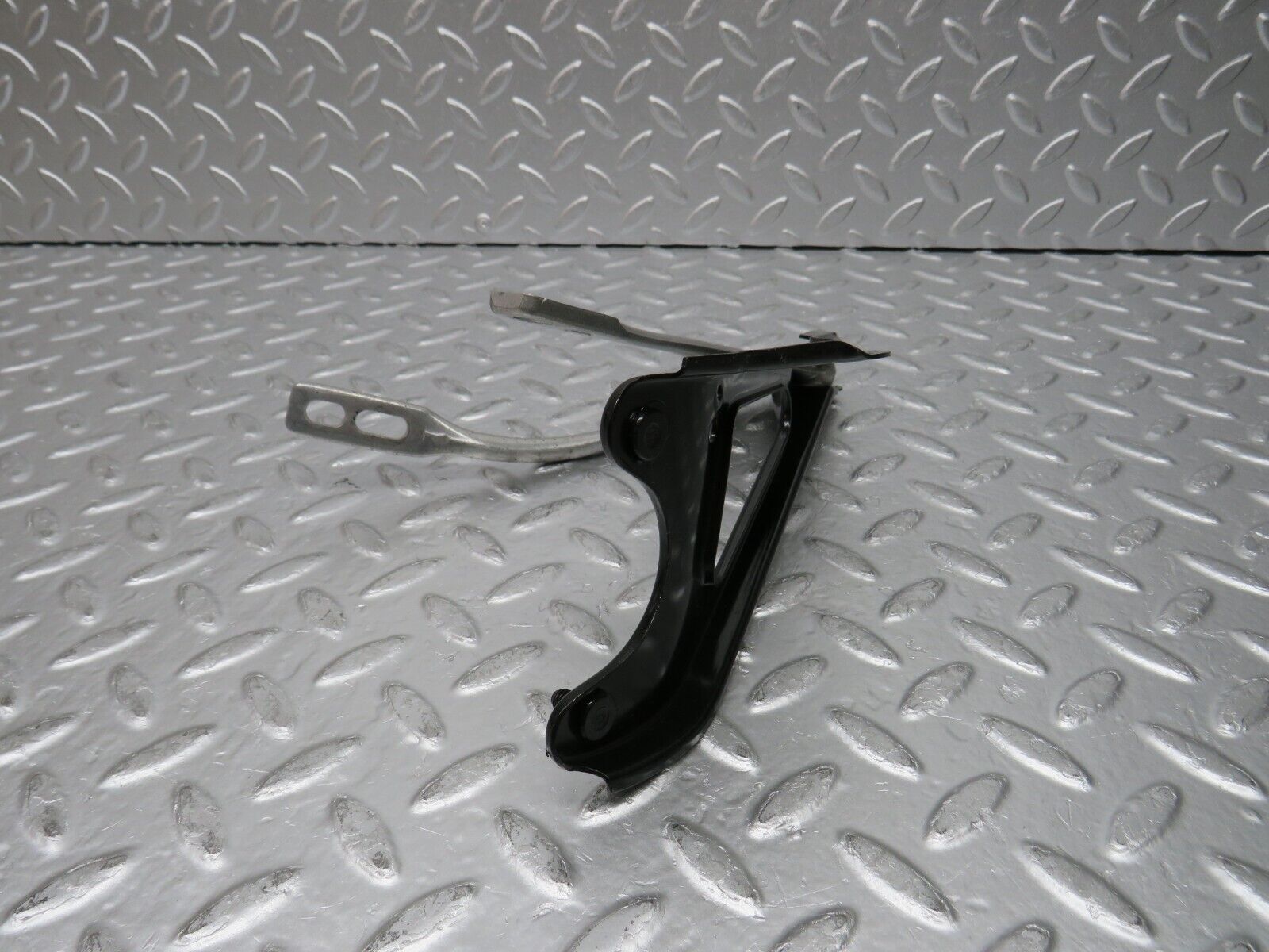 30724 Mercedes-Benz W201 190E 2.0L Steering Column Bracket