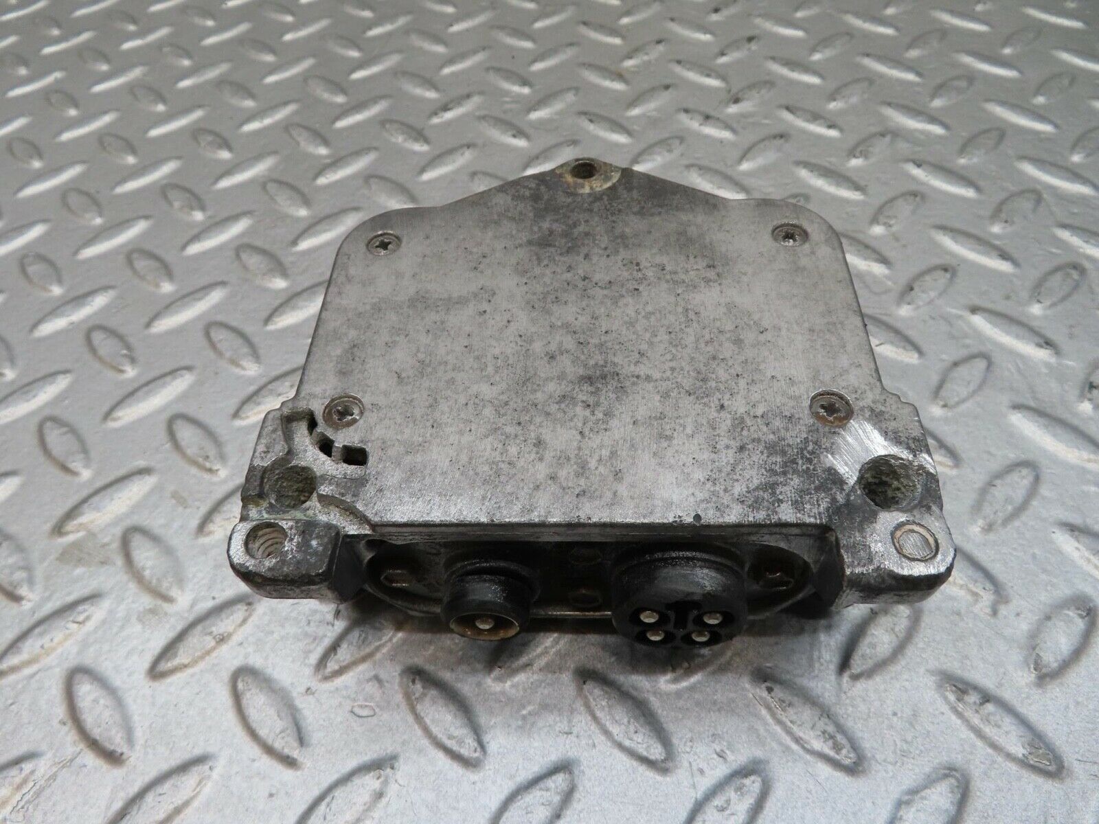 14350 Mercedes-Benz W116 350SE Ignition Control Unit Bosch 0227100001