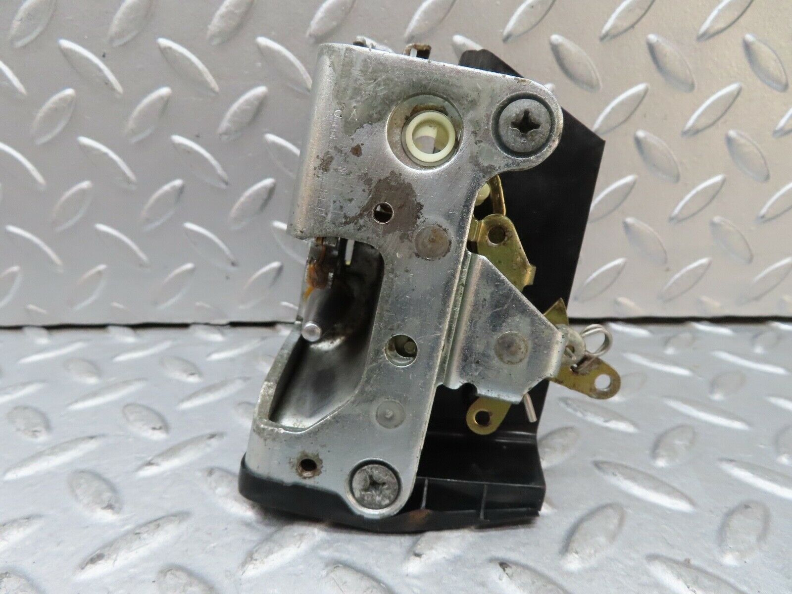 17654 Mercedes-Benz W116 450SEL Front Right Door Lock Mechanism