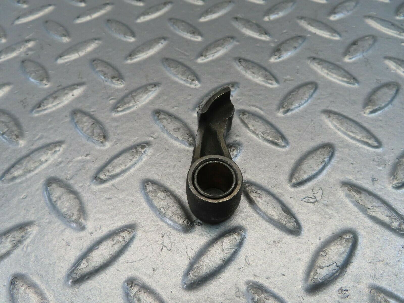 10973 Mercedes-Benz W115 220D Rocker Arm