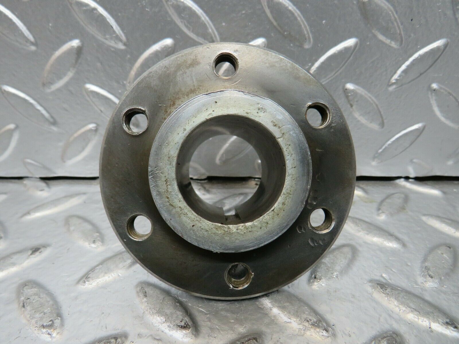 23397 Mercedes-Benz W116 350SE Crankshaft Sleeve Hub
