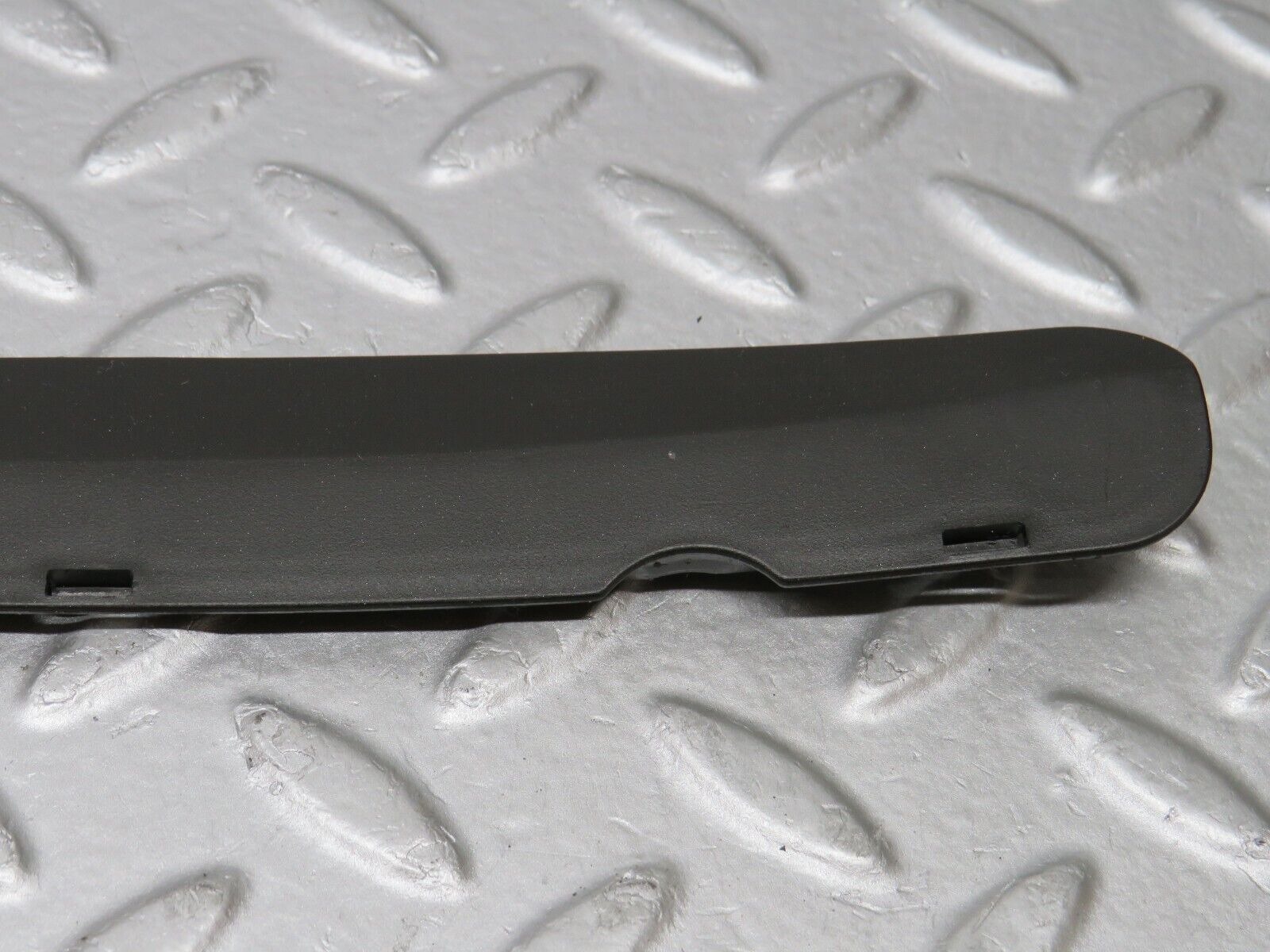 36689 Mercedes-Benz W201 190E 2.0L Windscreen Washer Nozzle Cover Trim 2018891325
