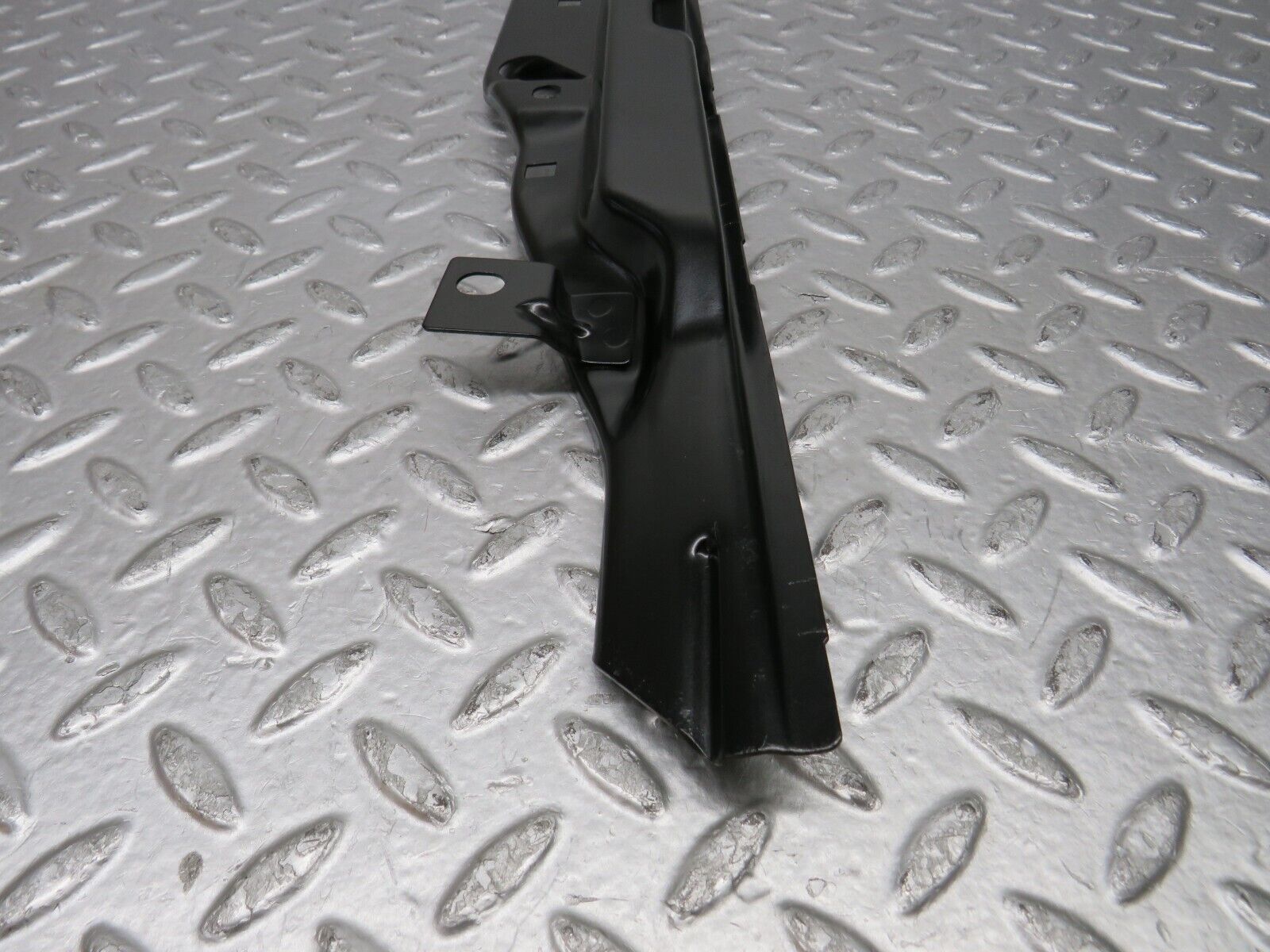 37788 Mercedes-Benz A124 320E Cabrio Rear Right Window Upper Support Bracket