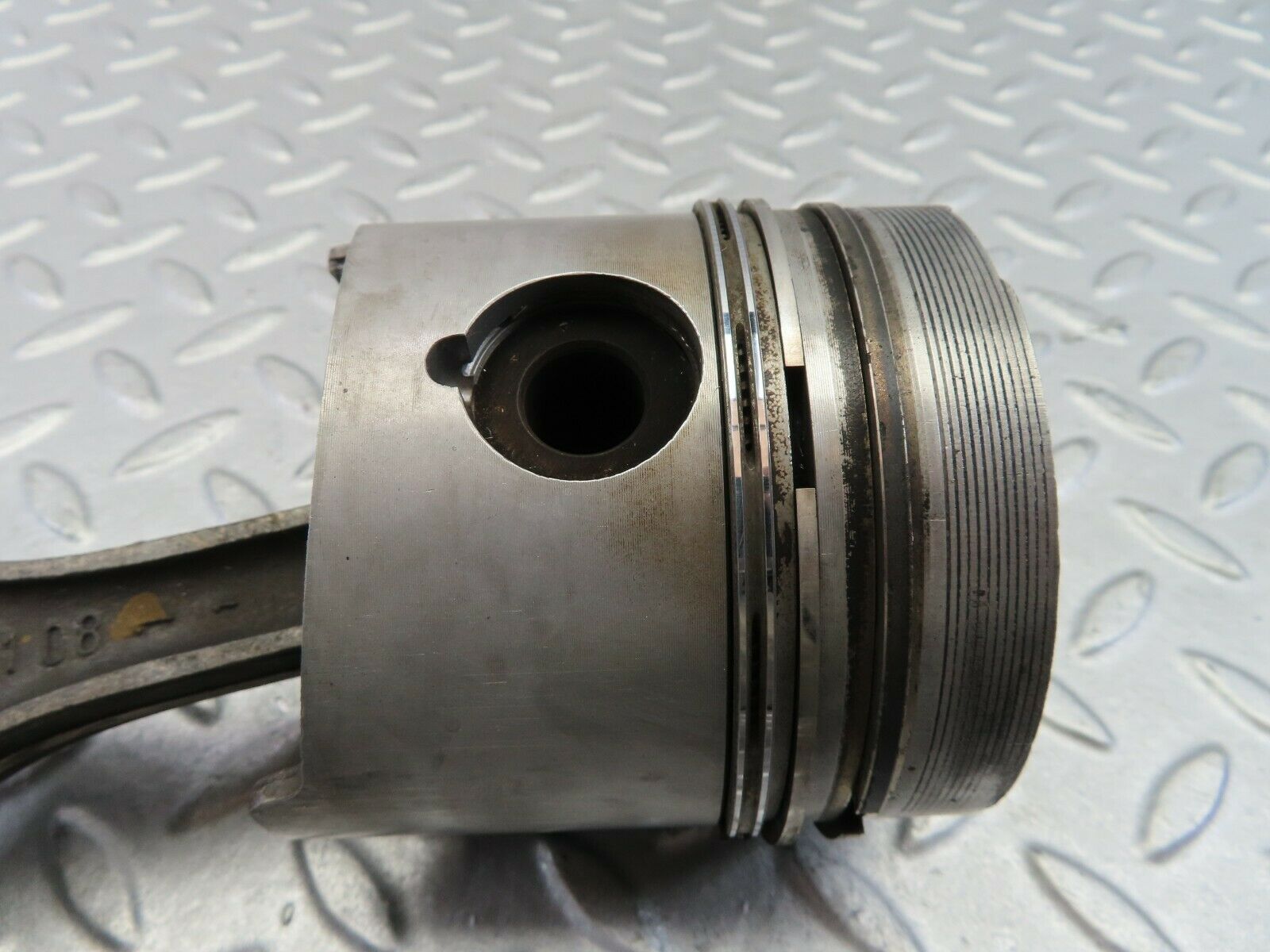 8042 Mercedes-Benz W115 220D Piston With Connecting Rod 87.03 mm