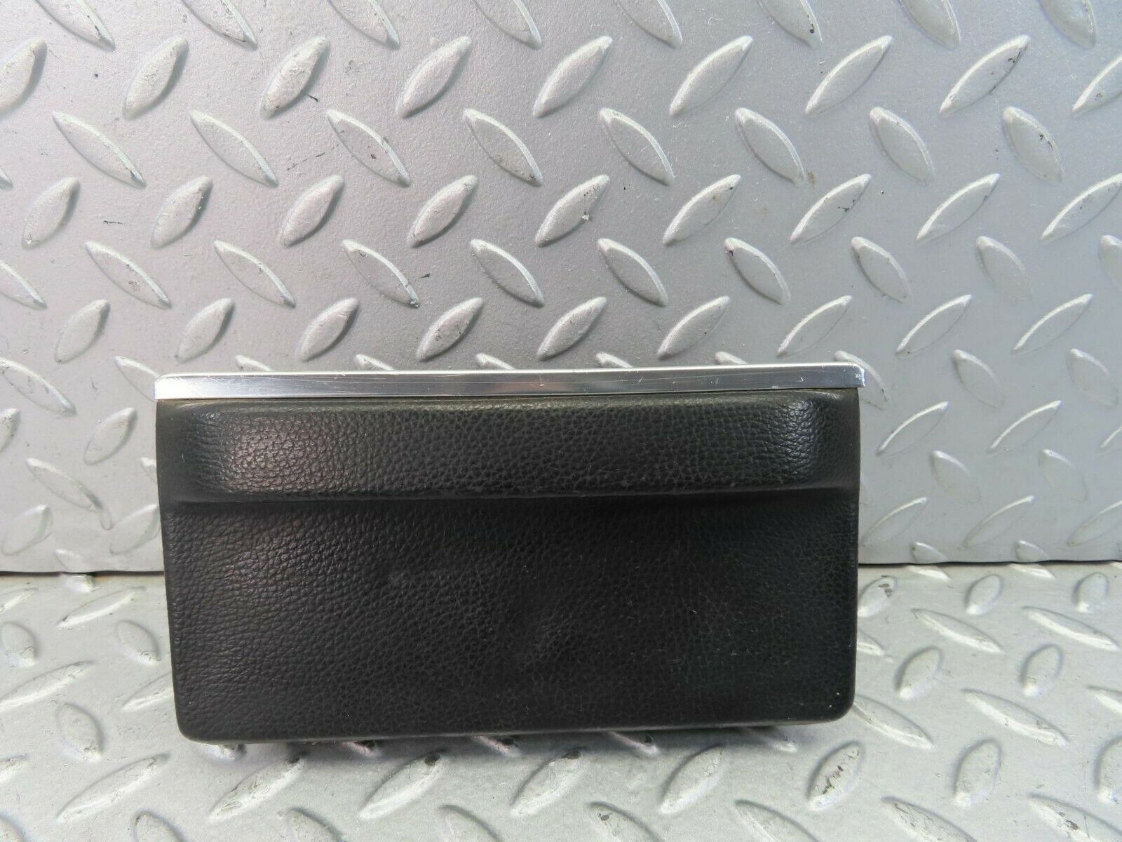 8696 Mercedes-Benz W114 Ashtray