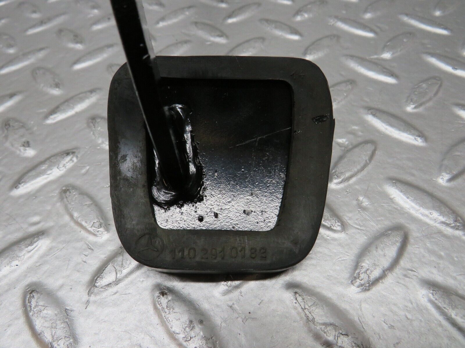 26835 Mercedes-Benz W123 240D Brake Pedal With Rubber 1102910182