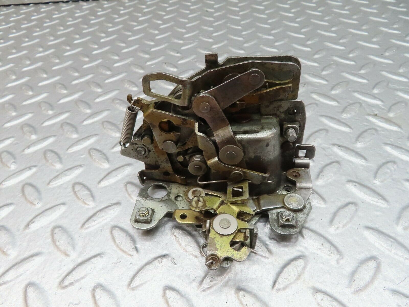 18040 Mercedes-Benz W123 200 Rear Right Door Lock Mechanism