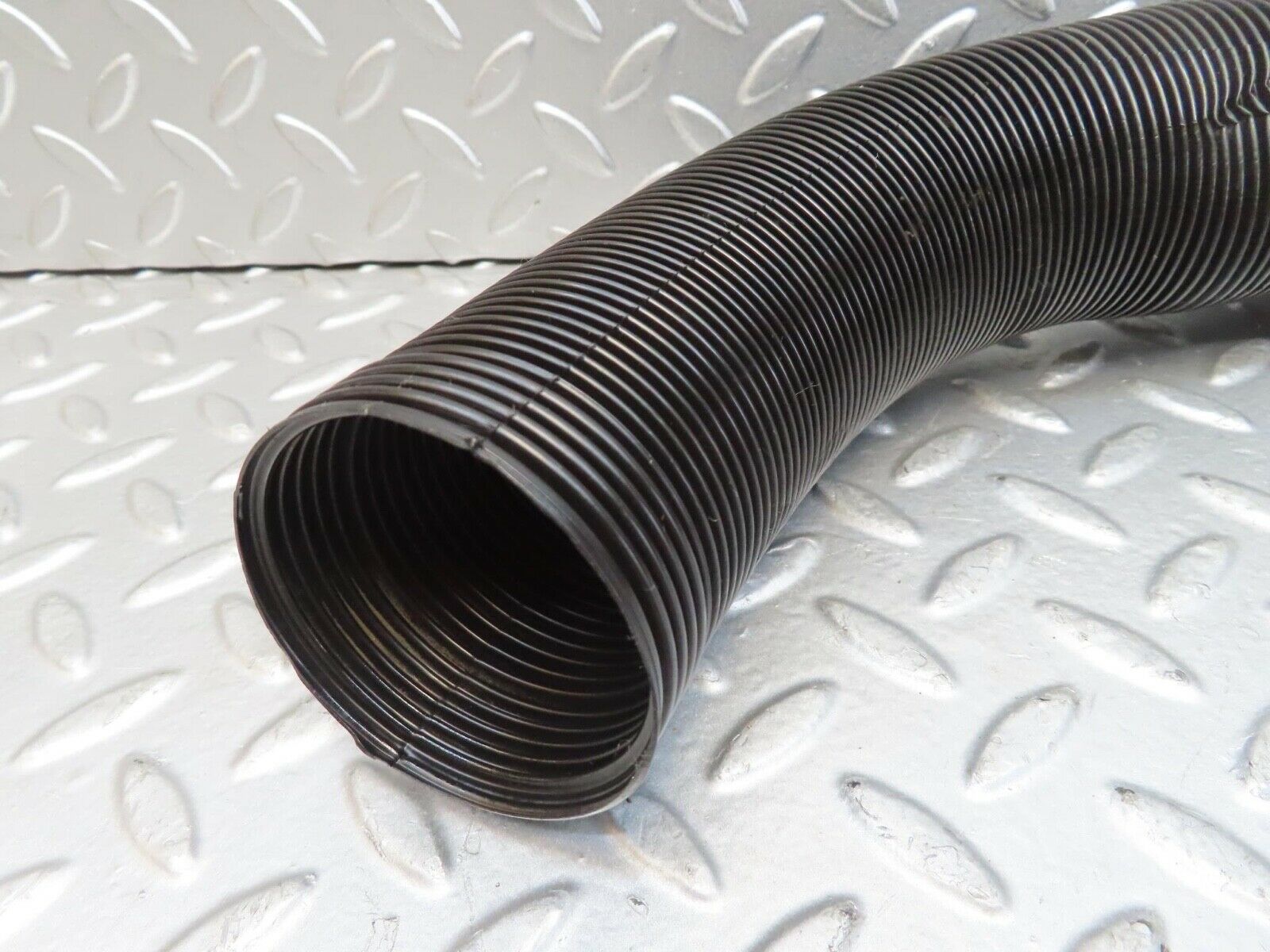 15827 Mercedes-Benz W123 280E Dash Air Vent Pipe Right Side