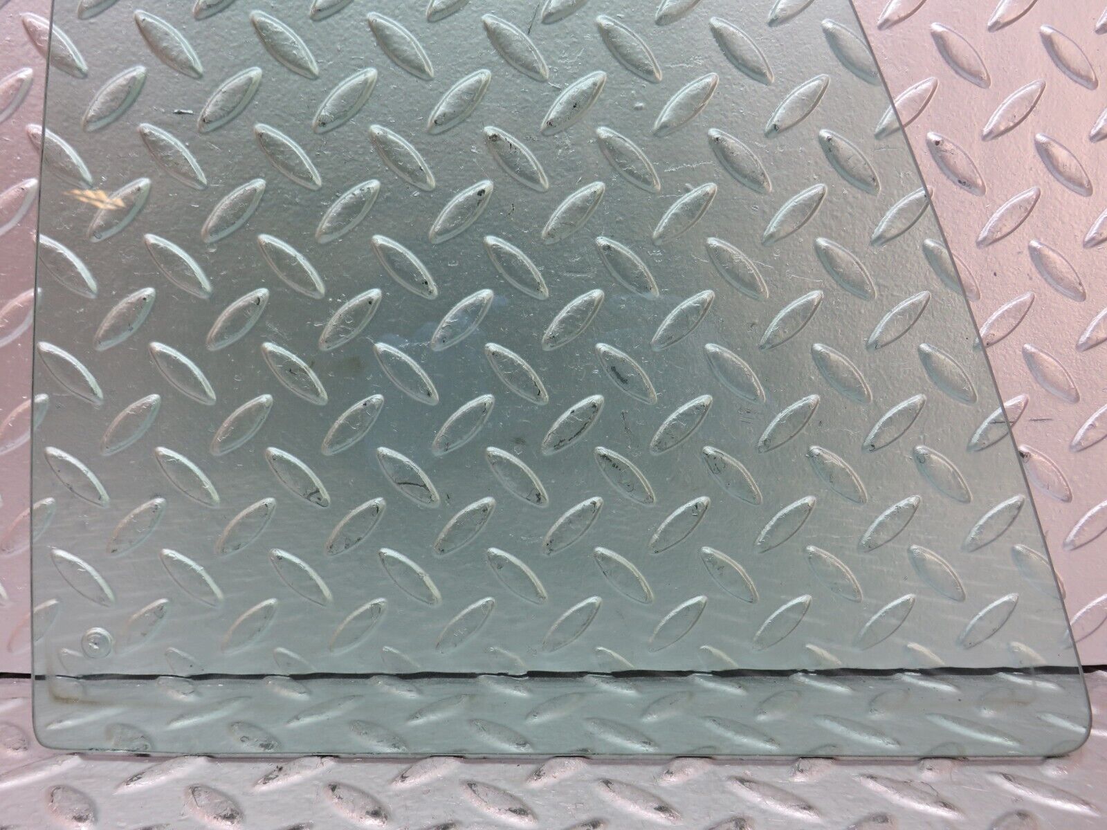 27637 Mercedes-Benz S124 300TE Wagon Rear Left Quarter Window Glass