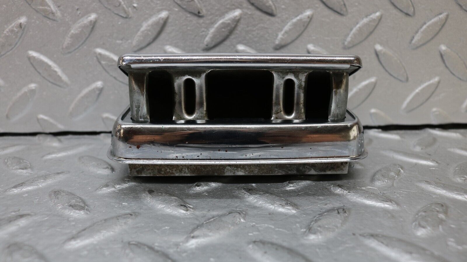 37257 Mercedes-Benz W109 300SEL Rear Door Ashtray Blue