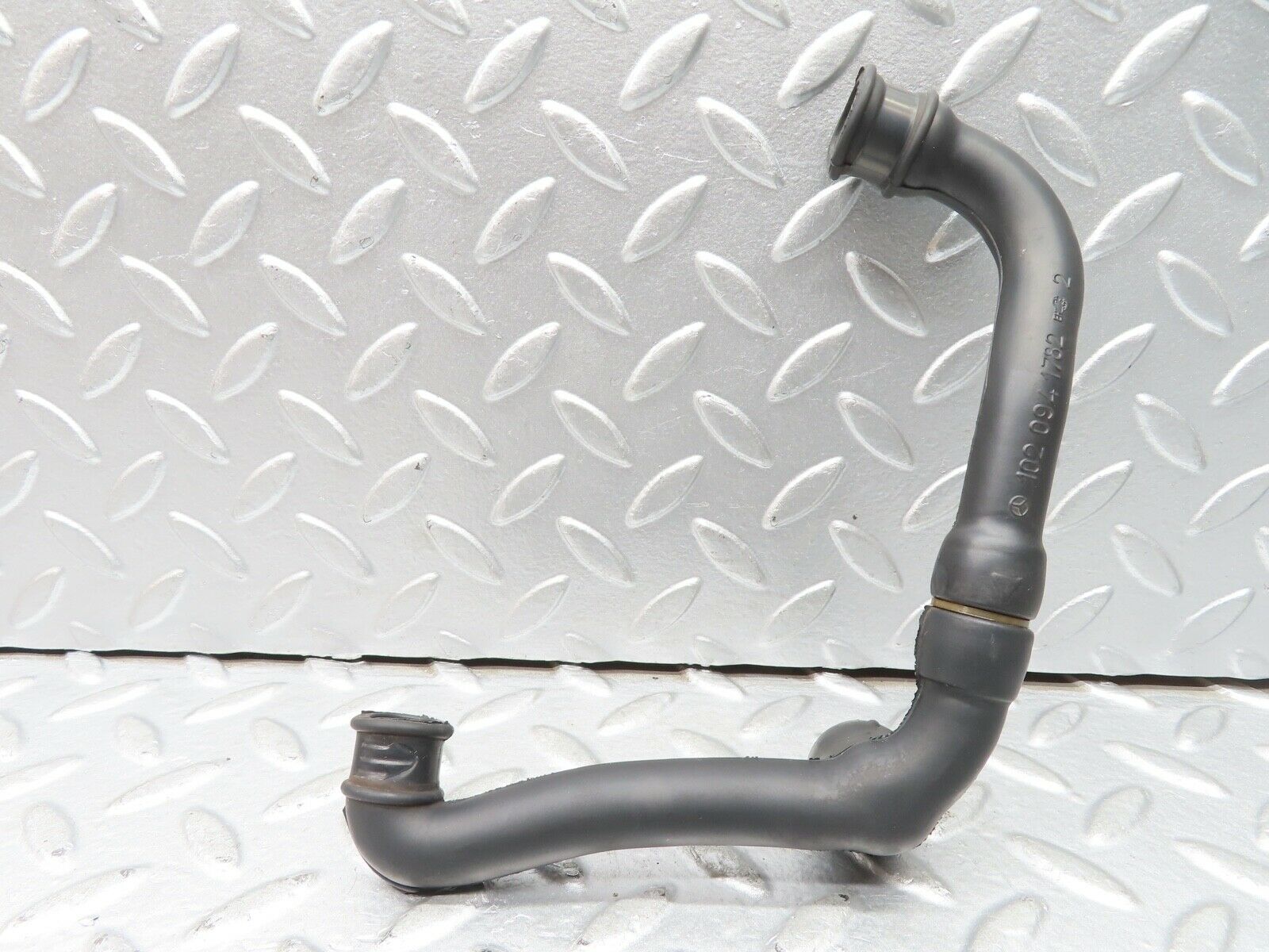 21219 Mercedes-Benz W123 230E Air Intake Pipe 1020941682
