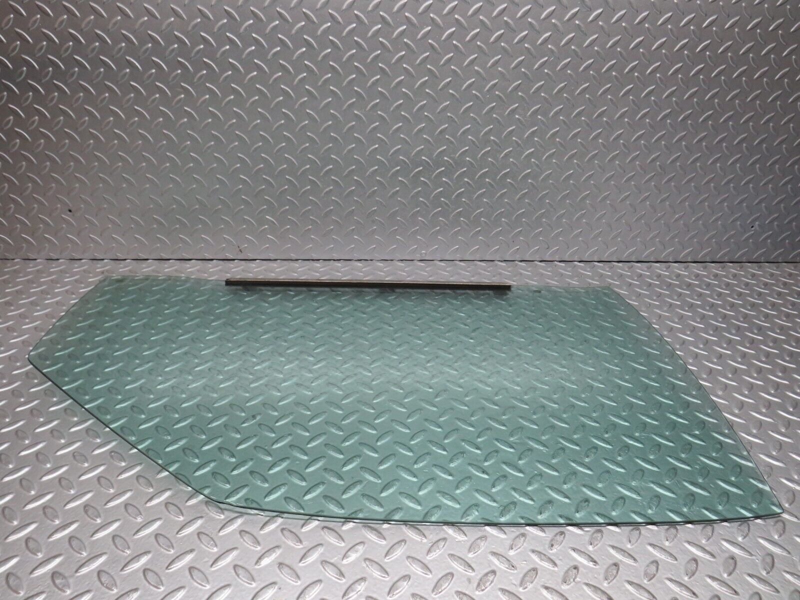 39664 Mercedes-Benz R129 320SL Coupe Right Door Window Glass