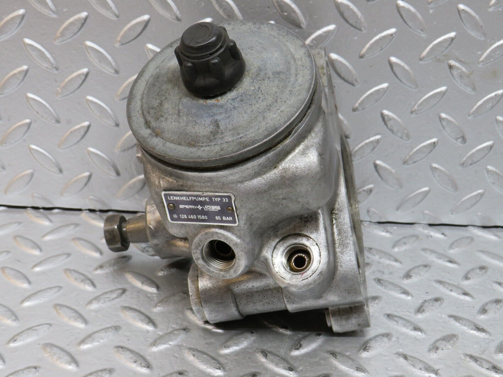 28393 Mercedes-Benz S123 240D Wagon Power Steering Pump 1264601580
