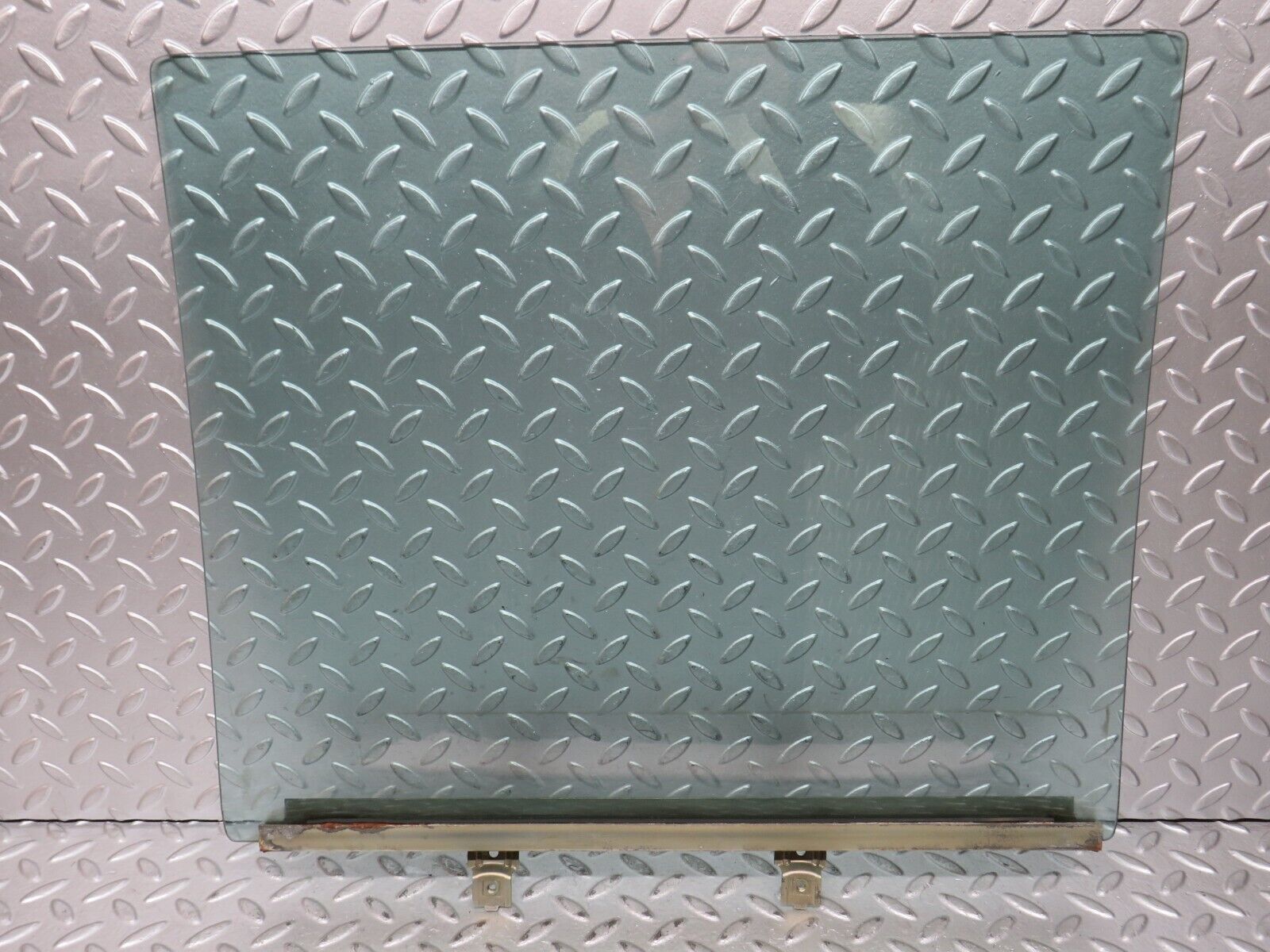 28531 Mercedes-Benz S123 240D Wagon Rear Left Door Window Glass