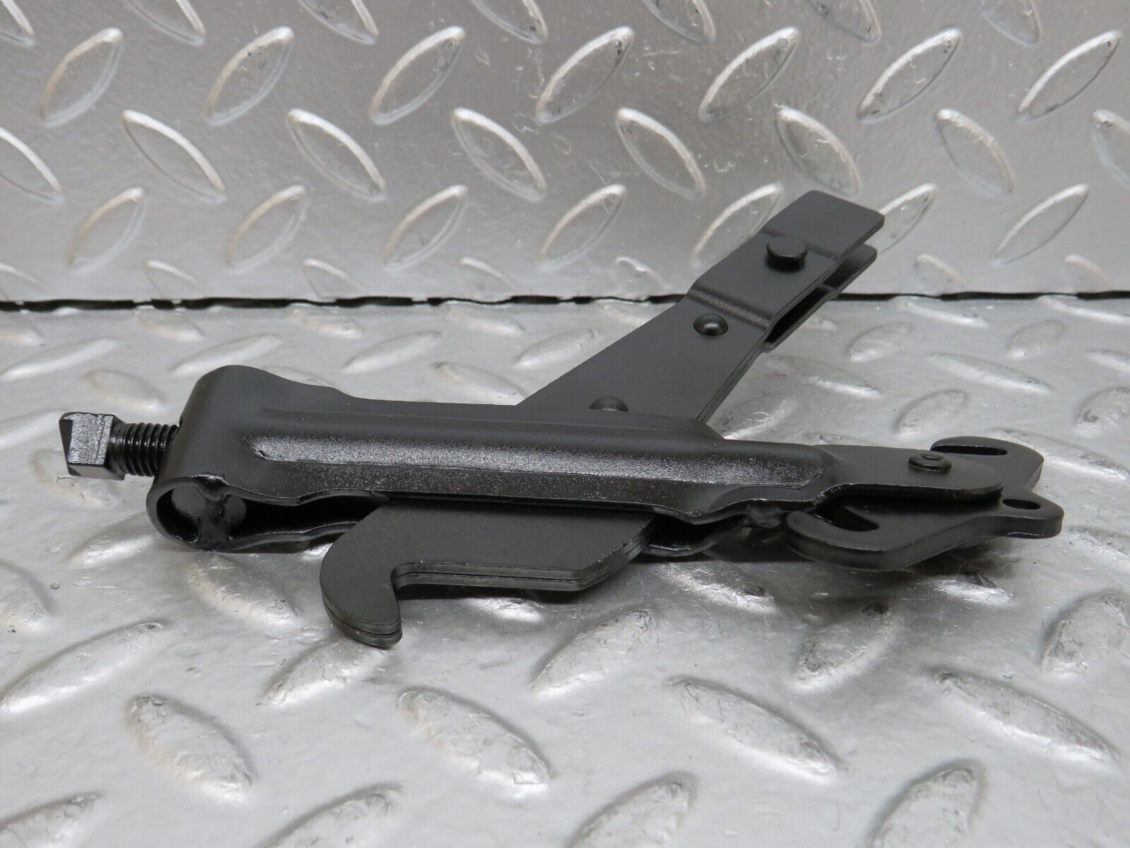 27921 Mercedes-Benz W123 280E Handbrake Adjusting Handbrake Regulator