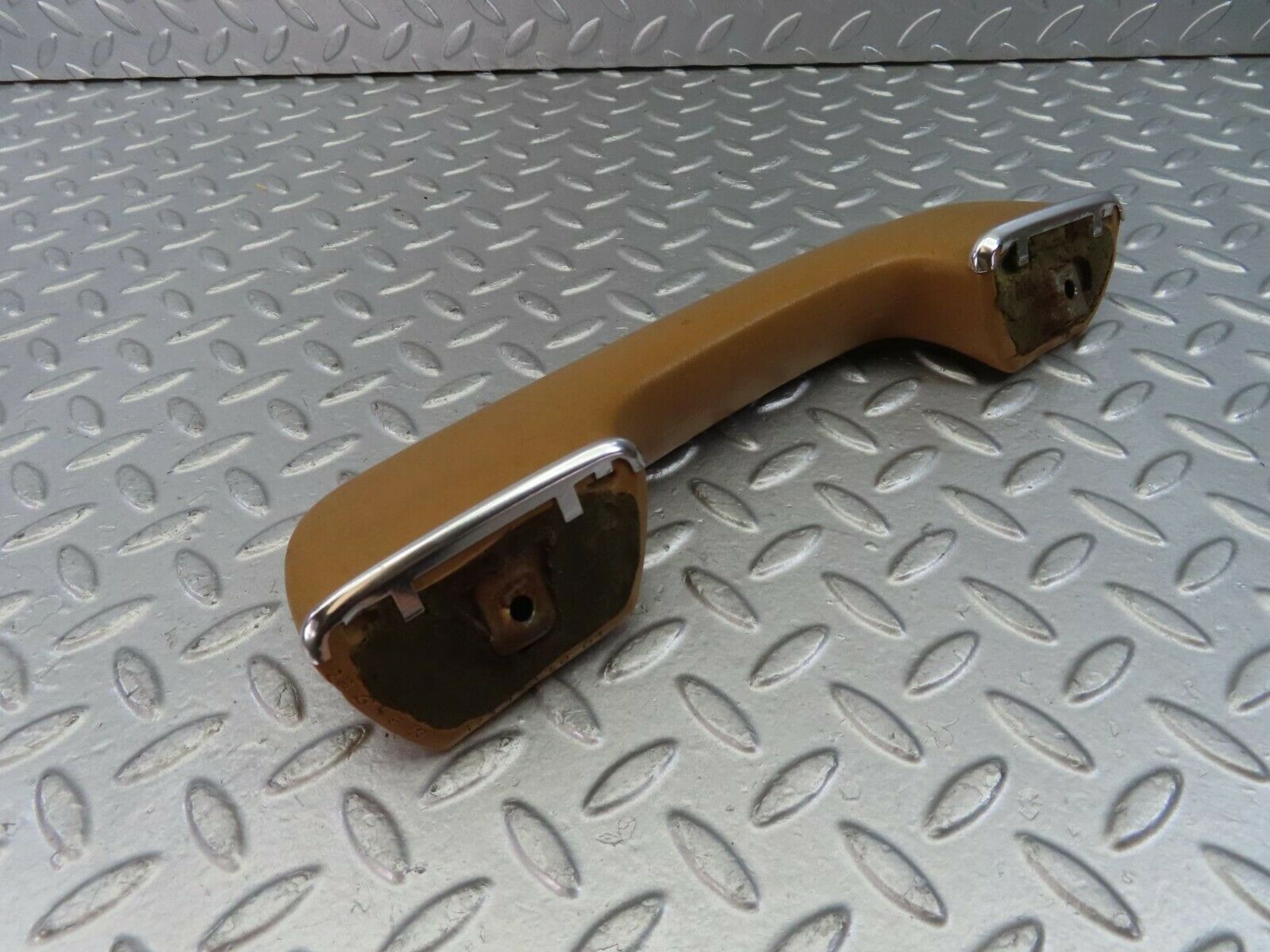 10784 Mercedes-Benz W123 230E Inner Door Handle Rear Right 1239702001