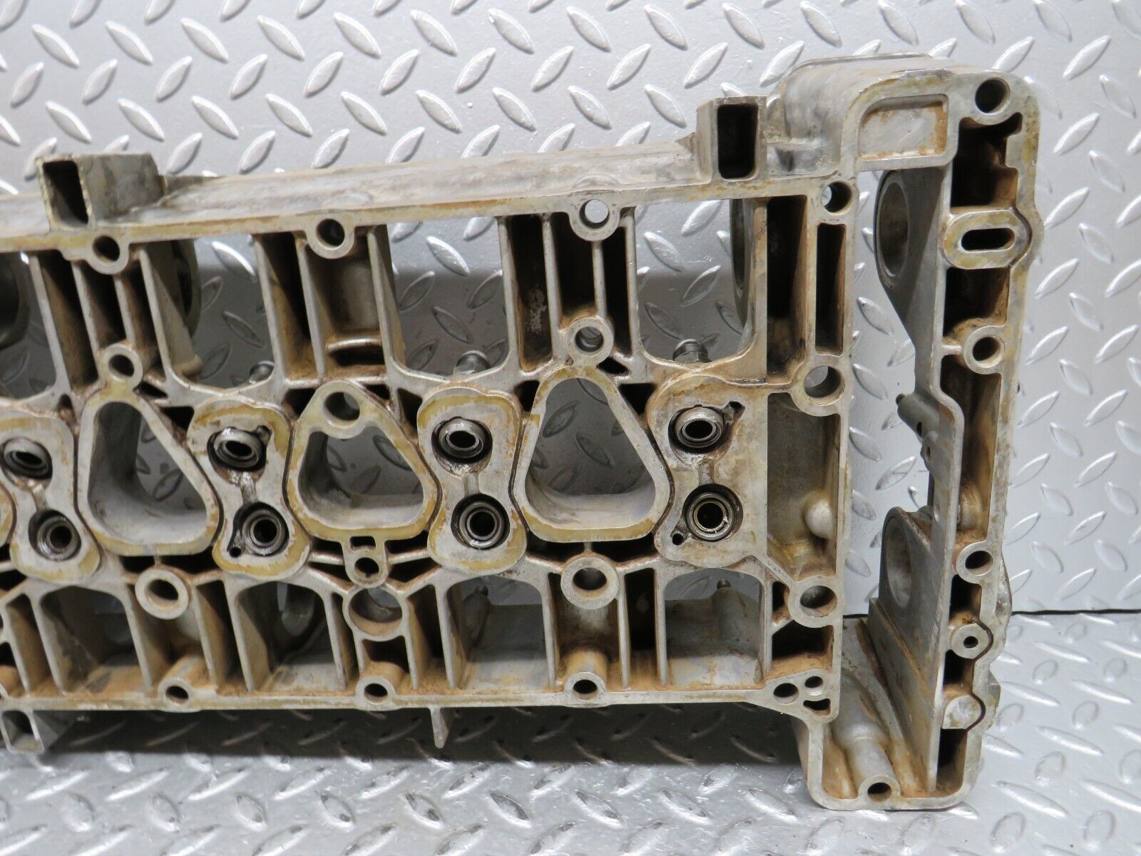 28046 Mercedes-Benz W123 280E Camshaft Bearing Casing 1100163304