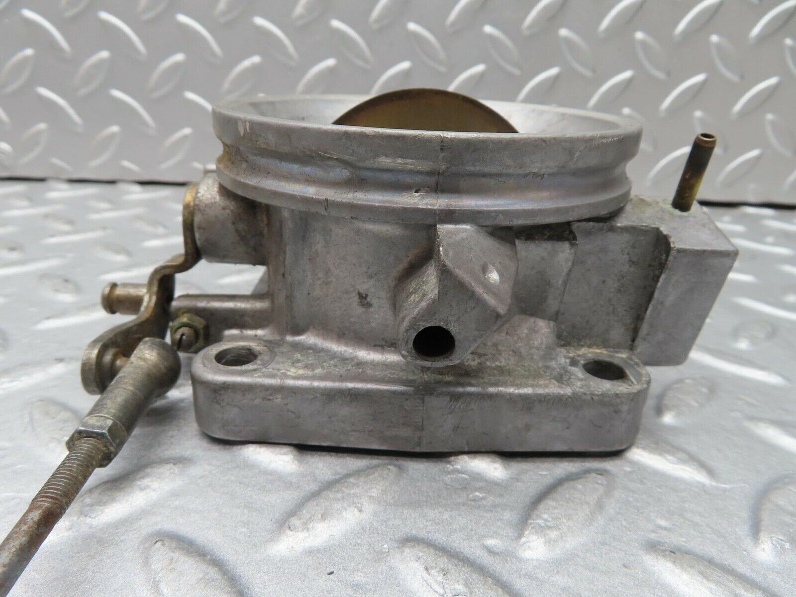 16723 Mercedes-Benz C107 380SLC Throttle Body Valve