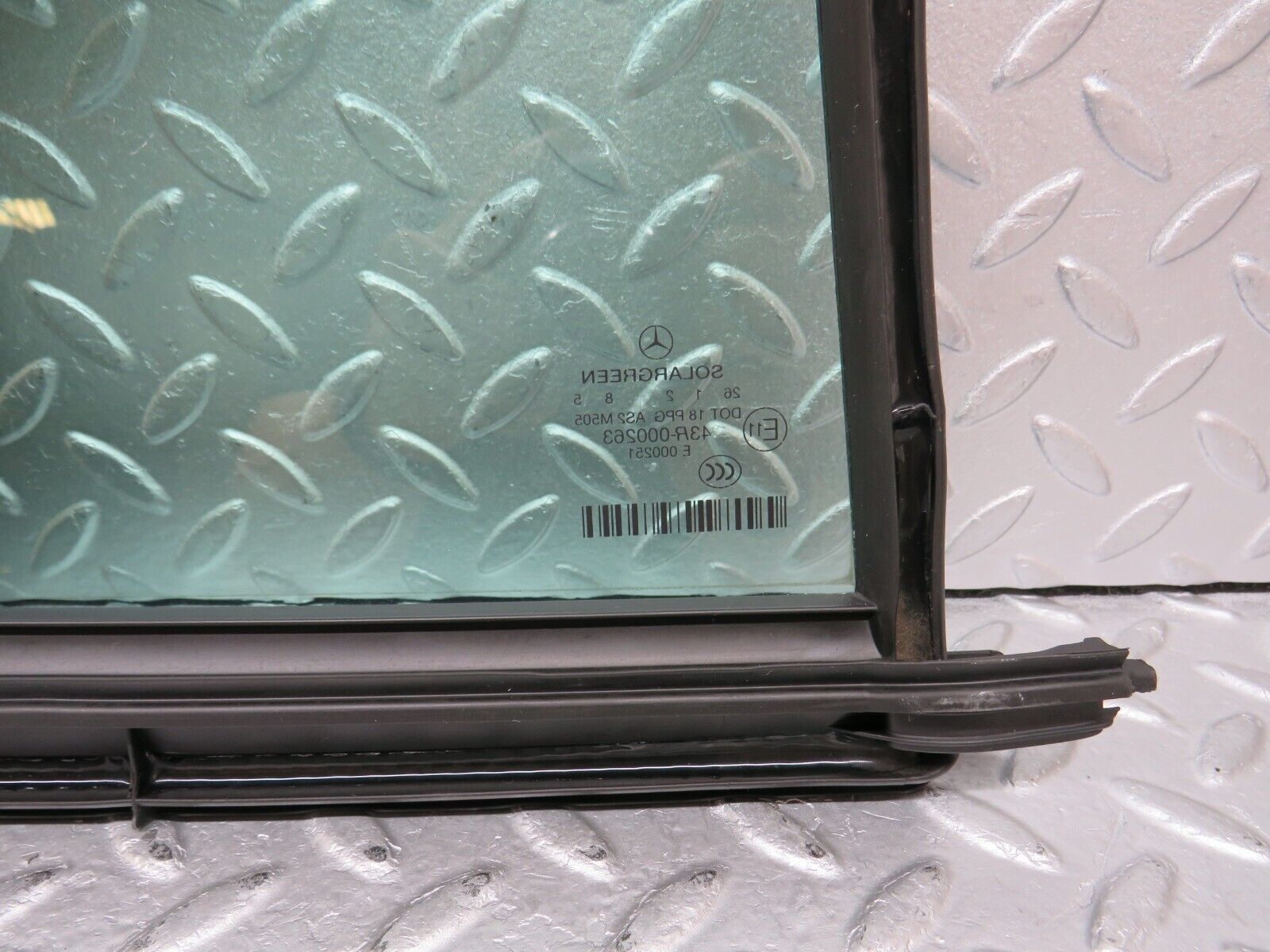35164 Mercedes-Benz W221 Rear Left Quarter Window Glass 2217350124