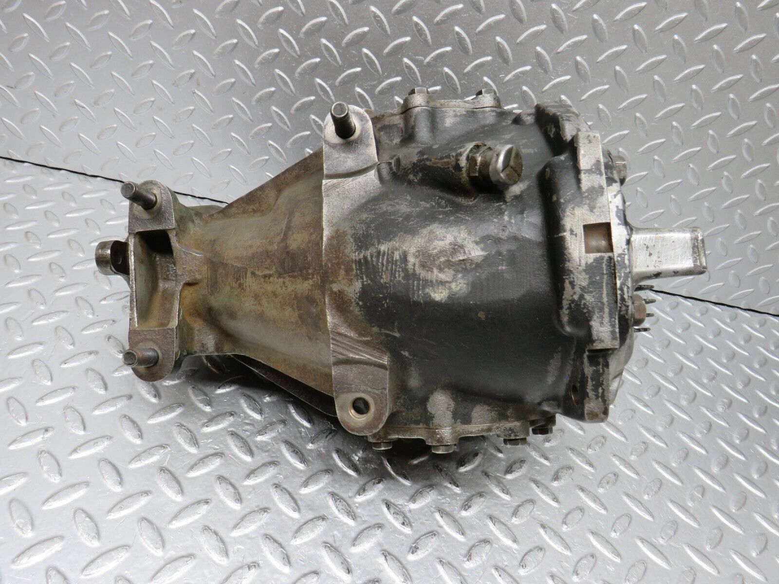 33022 Mercedes-Benz C107 R107 350 V8 Rear Differential Ratio 3.46 1163510401