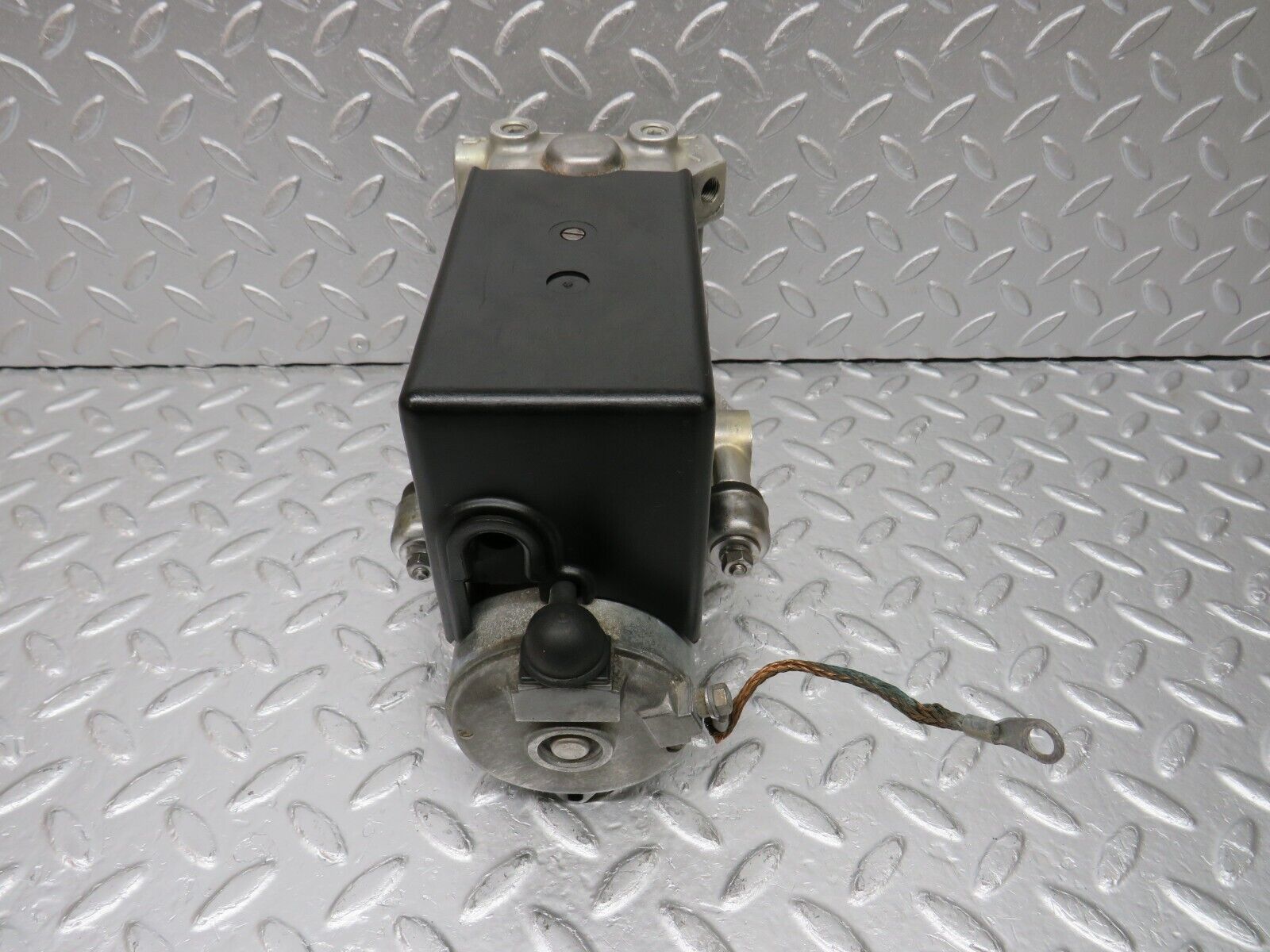 34371 Mercedes-Benz C126 380SEC Coupe ABS Pump Bosch 0265200003