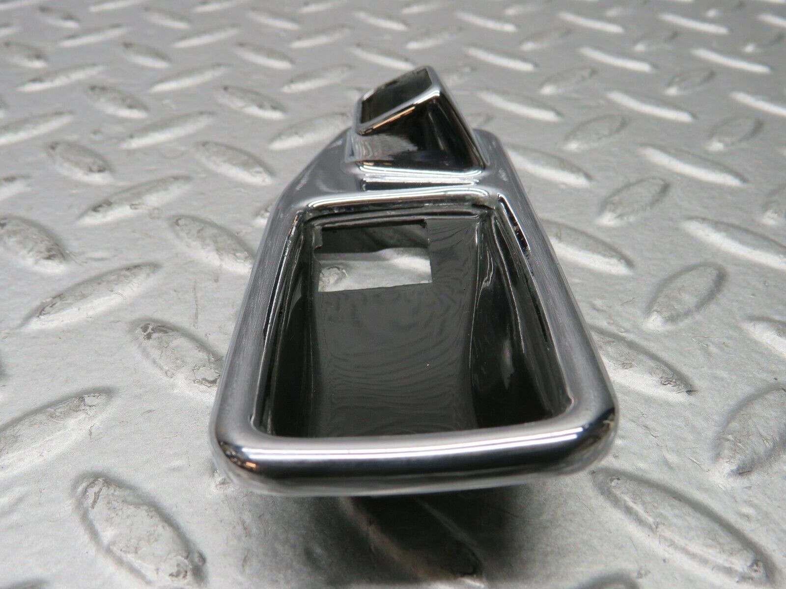 21976 Mercedes-Benz S123 280TE Wagon Chrome Frame For Door Opener Left 1167660111